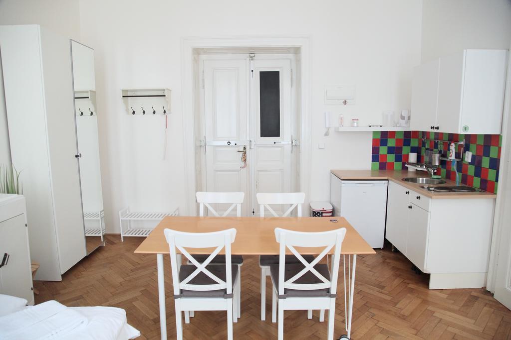 Charming Flats In Vinohrady | Praguestars Appartamento *