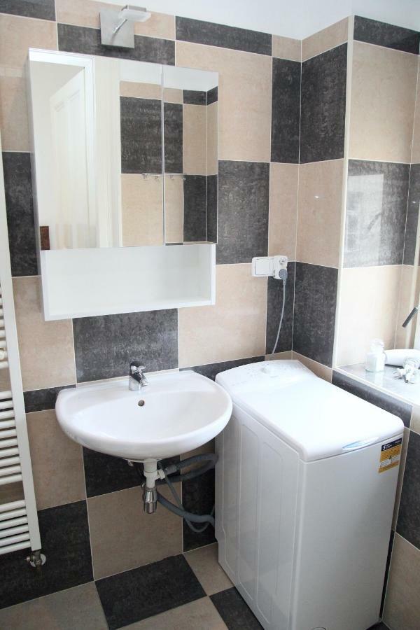 Charming Flats In Vinohrady | Praguestars Praga